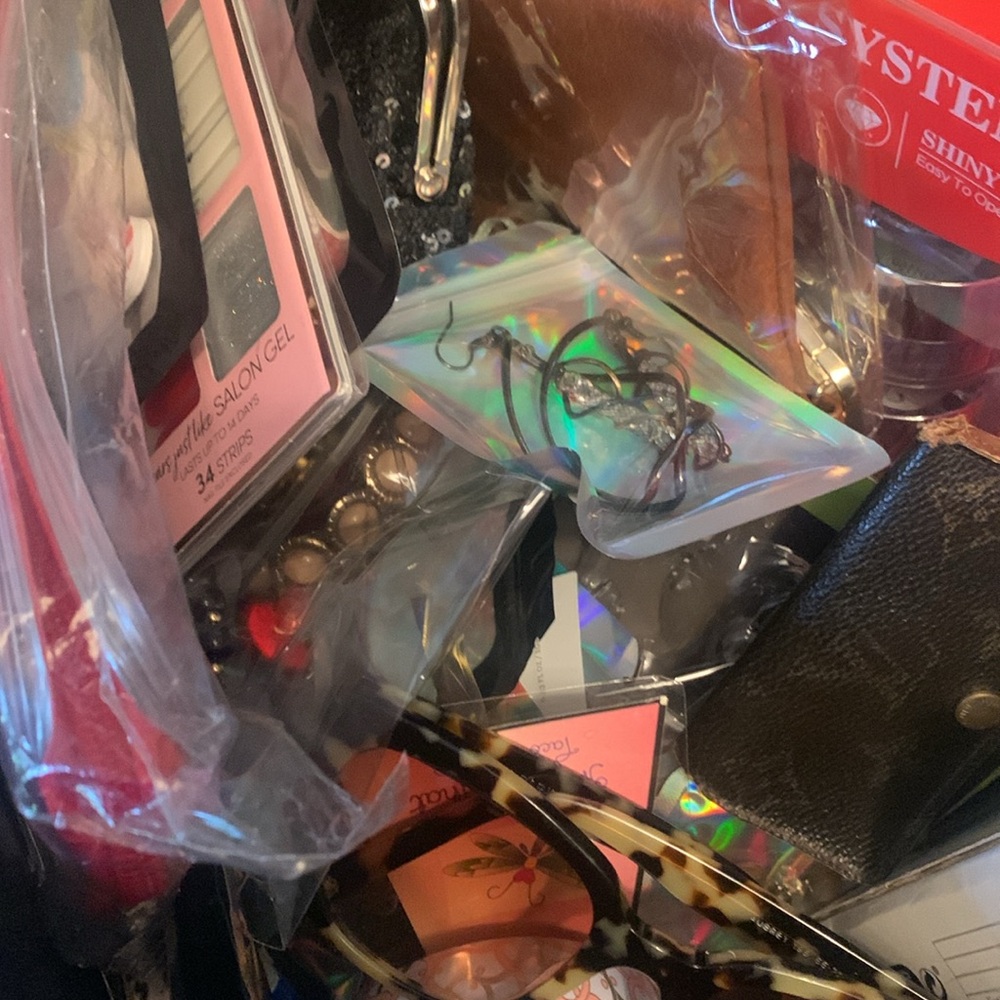 Reseller Mystery box!! - Picture 3 of 12